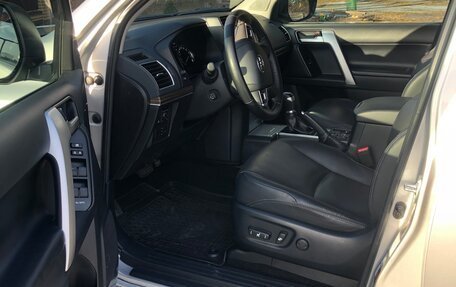 Toyota Land Cruiser Prado 150 рестайлинг 2, 2020 год, 5 600 000 рублей, 9 фотография