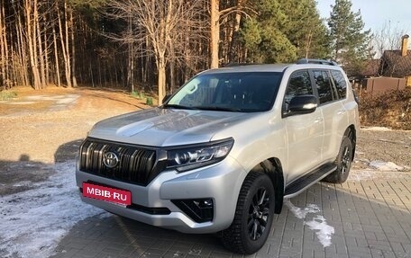 Toyota Land Cruiser Prado 150 рестайлинг 2, 2020 год, 5 600 000 рублей, 8 фотография