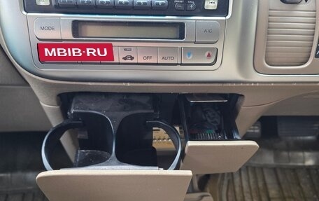 Honda Stepwgn II рестайлинг, 2001 год, 580 000 рублей, 26 фотография