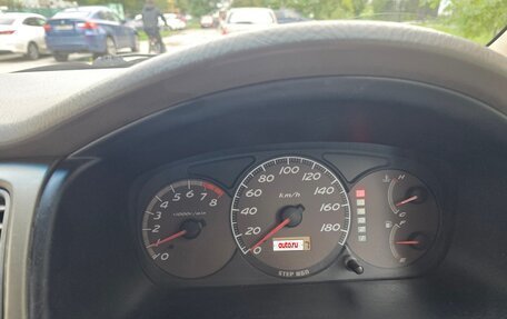 Honda Stepwgn II рестайлинг, 2001 год, 580 000 рублей, 33 фотография