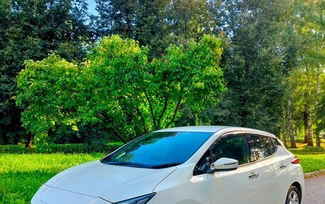 Nissan Leaf II, 2018 год, 1 930 000 рублей, 3 фотография