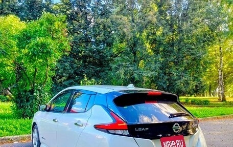Nissan Leaf II, 2018 год, 1 930 000 рублей, 5 фотография
