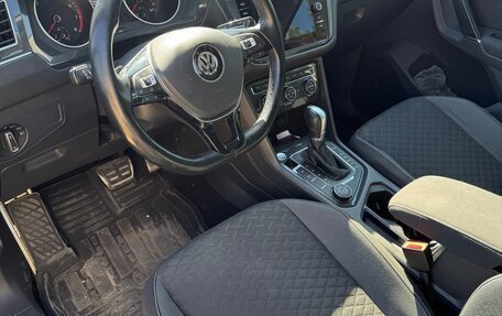 Volkswagen Tiguan II, 2018 год, 2 777 000 рублей, 5 фотография