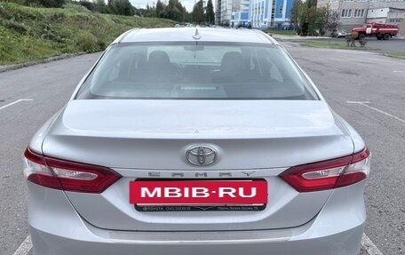Toyota Camry, 2019 год, 2 500 000 рублей, 3 фотография