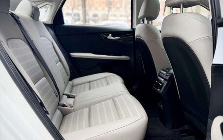 KIA K3, 2023 год, 1 640 000 рублей, 12 фотография