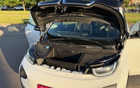 BMW i3 I01 рестайлинг, 2017 год, 2 600 000 рублей, 18 фотография