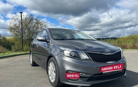 KIA Rio III рестайлинг, 2017 год, 1 385 000 рублей, 2 фотография