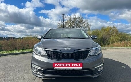 KIA Rio III рестайлинг, 2017 год, 1 385 000 рублей, 3 фотография