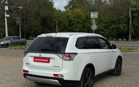 Mitsubishi Outlander III рестайлинг 3, 2014 год, 1 550 000 рублей, 6 фотография