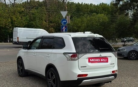 Mitsubishi Outlander III рестайлинг 3, 2014 год, 1 550 000 рублей, 7 фотография