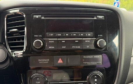 Mitsubishi Outlander III рестайлинг 3, 2014 год, 1 550 000 рублей, 14 фотография