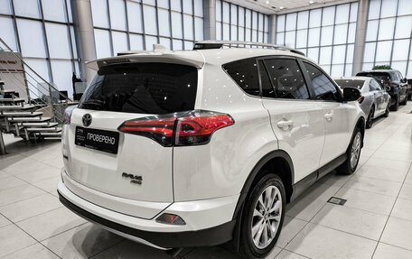 Toyota RAV4, 2017 год, 2 770 000 рублей, 6 фотография