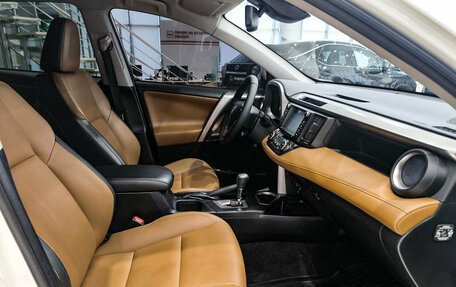 Toyota RAV4, 2017 год, 2 770 000 рублей, 13 фотография