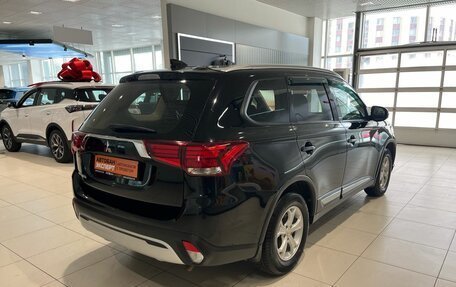 Mitsubishi Outlander III рестайлинг 3, 2020 год, 2 099 000 рублей, 4 фотография