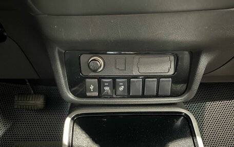 Mitsubishi Outlander III рестайлинг 3, 2020 год, 2 099 000 рублей, 13 фотография