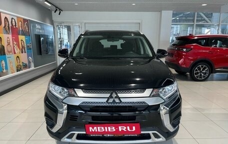 Mitsubishi Outlander III рестайлинг 3, 2020 год, 2 099 000 рублей, 2 фотография