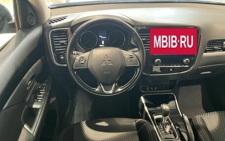 Mitsubishi Outlander III рестайлинг 3, 2020 год, 2 099 000 рублей, 11 фотография