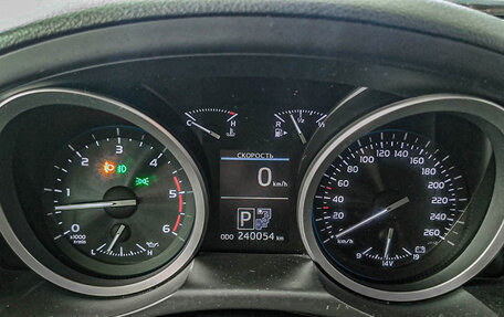 Toyota Land Cruiser 200, 2015 год, 4 250 000 рублей, 17 фотография