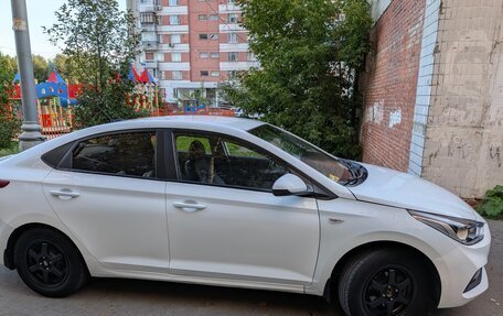 Hyundai Solaris II рестайлинг, 2017 год, 870 000 рублей, 4 фотография