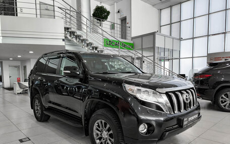 Toyota Land Cruiser Prado 150 рестайлинг 2, 2014 год, 3 200 000 рублей, 3 фотография