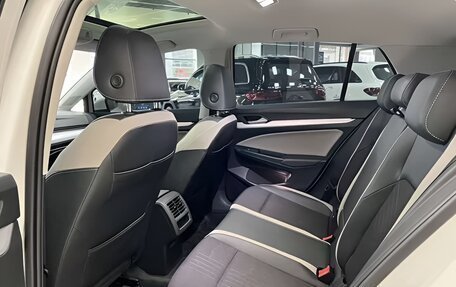 Volkswagen Golf VIII, 2023 год, 2 000 757 рублей, 8 фотография