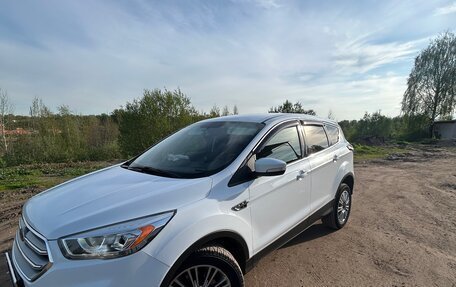 Ford Kuga III, 2017 год, 1 750 000 рублей, 3 фотография