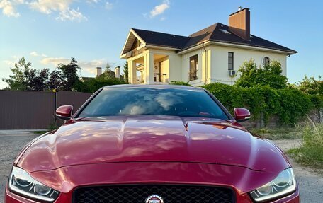 Jaguar XE I рестайлинг, 2018 год, 2 300 000 рублей, 14 фотография