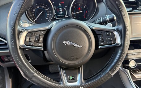Jaguar XE I рестайлинг, 2018 год, 2 300 000 рублей, 9 фотография