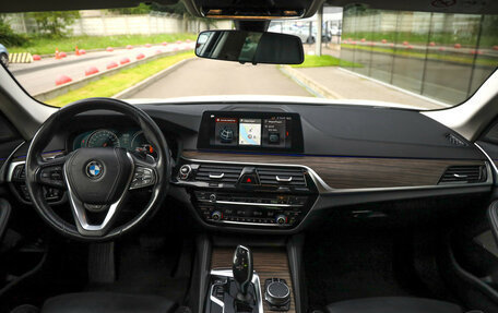 BMW 5 серия, 2018 год, 3 049 000 рублей, 12 фотография