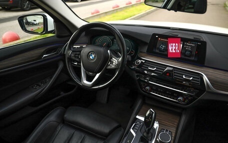 BMW 5 серия, 2018 год, 3 049 000 рублей, 11 фотография