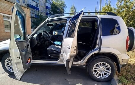 Chevrolet Niva I рестайлинг, 2011 год, 495 000 рублей, 6 фотография