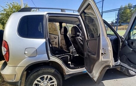 Chevrolet Niva I рестайлинг, 2011 год, 495 000 рублей, 7 фотография