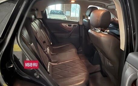 Infiniti QX70, 2016 год, 2 300 000 рублей, 6 фотография