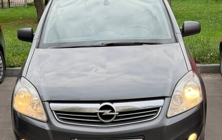 Opel Zafira B, 2011 год, 720 000 рублей, 1 фотография