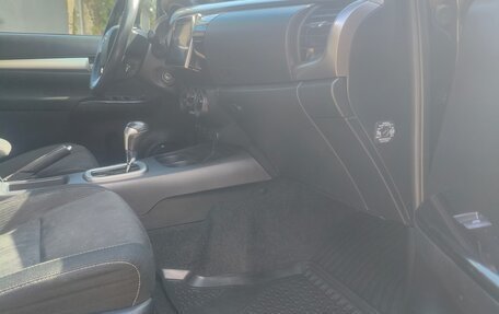 Toyota Hilux VIII, 2016 год, 3 170 000 рублей, 16 фотография