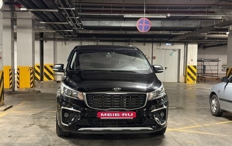 KIA Carnival III, 2019 год, 2 500 000 рублей, 2 фотография