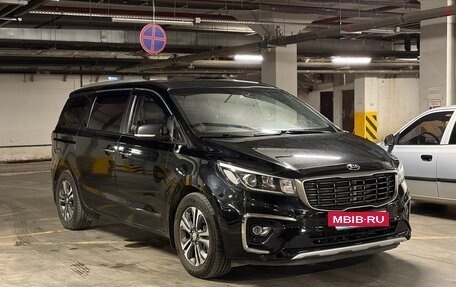 KIA Carnival III, 2019 год, 2 500 000 рублей, 3 фотография
