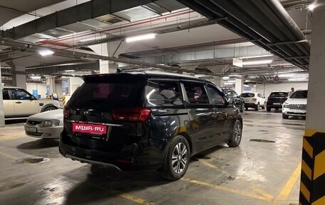 KIA Carnival III, 2019 год, 2 500 000 рублей, 6 фотография