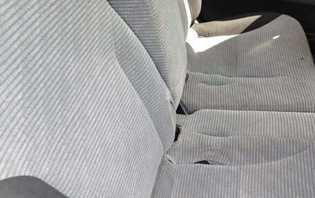 Honda Stream I рестайлинг, 2002 год, 250 000 рублей, 7 фотография