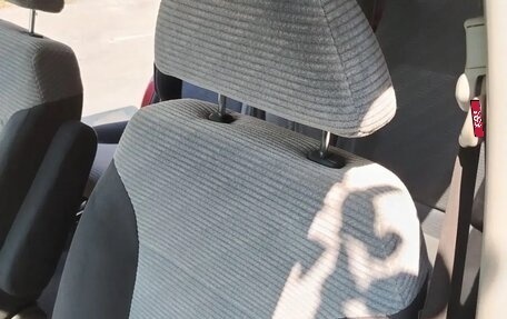 Honda Stream I рестайлинг, 2002 год, 250 000 рублей, 6 фотография