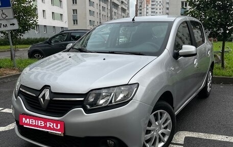 Renault Sandero II рестайлинг, 2014 год, 699 900 рублей, 2 фотография