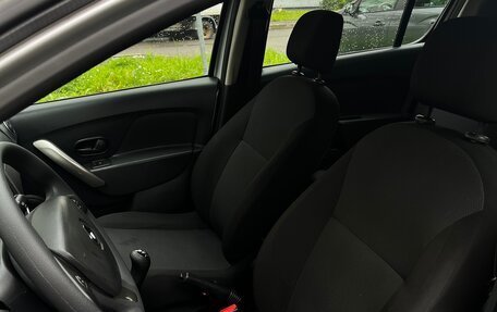Renault Sandero II рестайлинг, 2014 год, 699 900 рублей, 17 фотография