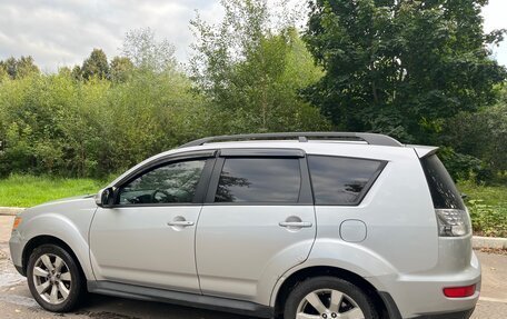Mitsubishi Outlander III рестайлинг 3, 2010 год, 900 000 рублей, 4 фотография