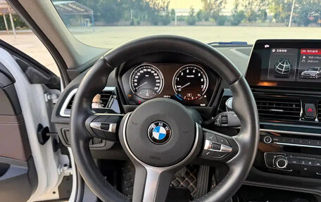 BMW 1 серия, 2022 год, 1 900 000 рублей, 8 фотография