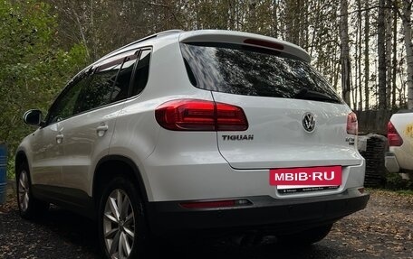 Volkswagen Tiguan I, 2015 год, 1 800 000 рублей, 2 фотография