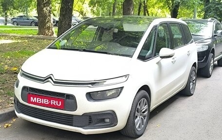 Citroen C4 Picasso II рестайлинг, 2017 год, 700 000 рублей, 1 фотография