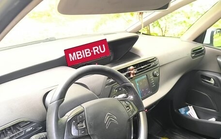Citroen C4 Picasso II рестайлинг, 2017 год, 700 000 рублей, 5 фотография