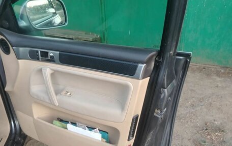 Volkswagen Touareg III, 2003 год, 880 000 рублей, 8 фотография