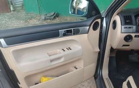 Volkswagen Touareg III, 2003 год, 880 000 рублей, 5 фотография