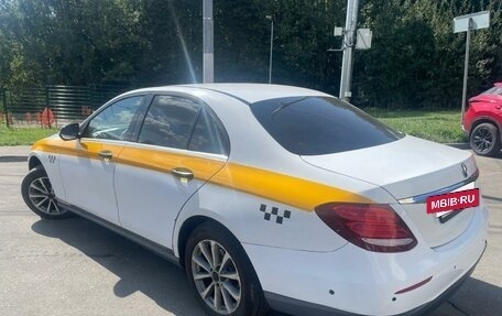 Mercedes-Benz E-Класс, 2019 год, 1 820 000 рублей, 4 фотография